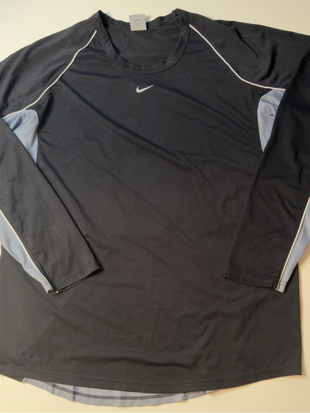 EUC Nike Men's Long Sleeve Athletic Dri-Fit Running Shirt (KB11)